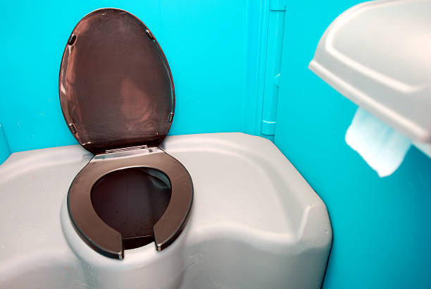 Best Portable restroom trailer rental  in Lincoln Center, KS